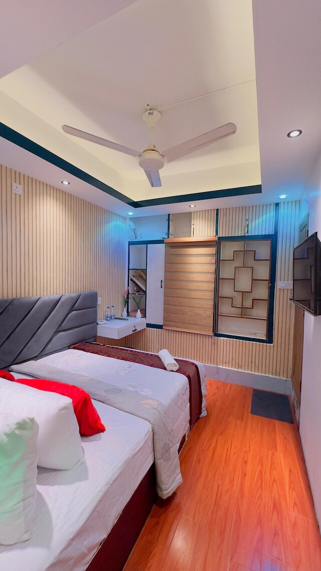 レザラ スイートホーム ウッタラ