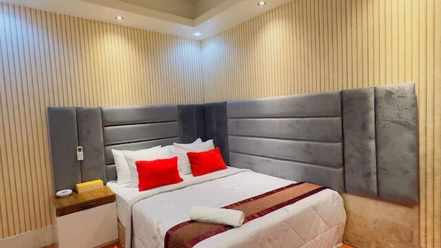 レザラ スイートホーム ウッタラ