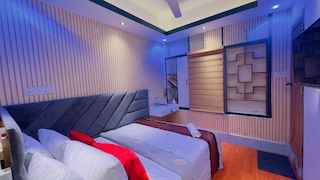 レザラ スイートホーム ウッタラ