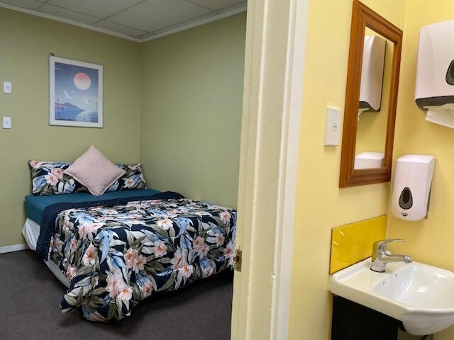 シルバーファーン バックパッカーズ