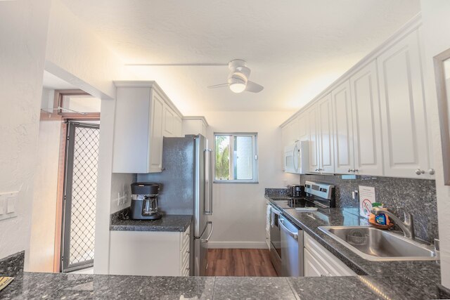 メネフネ ショアーズ 601 2 ベッドルーム コンド