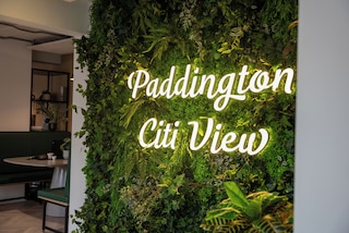 スチューデント オンリー エレガント ブロンズ スタジオ イン パディントン