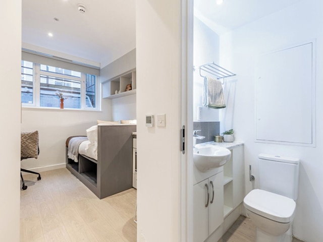 スチューデント オンリー エレガント ブロンズ スタジオ イン パディントン