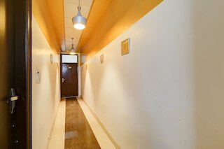 ホテル ハリ ナゲール By The プレミアム ヴィラ