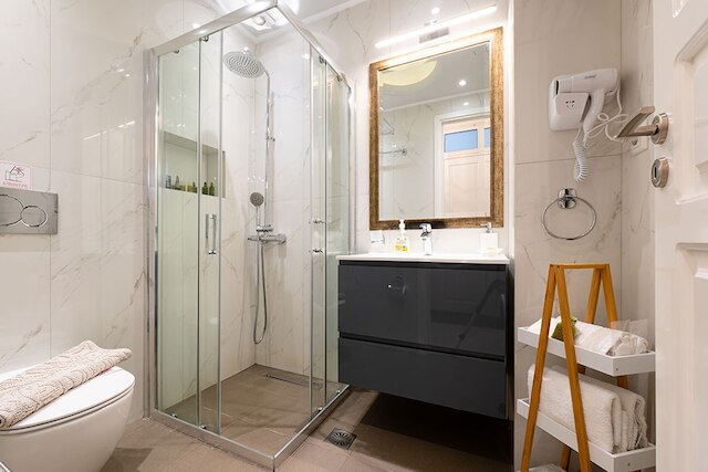 アスティ ラグジュアリー アパートメンツ