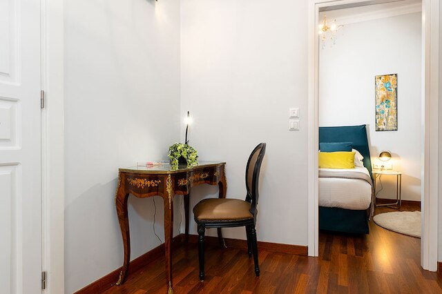 アスティ ラグジュアリー アパートメンツ