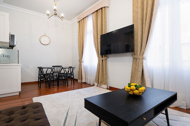 アスティ ラグジュアリー アパートメンツ