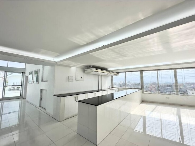 350sqft 4 アパートメント ウィズ プール アンド サウナ