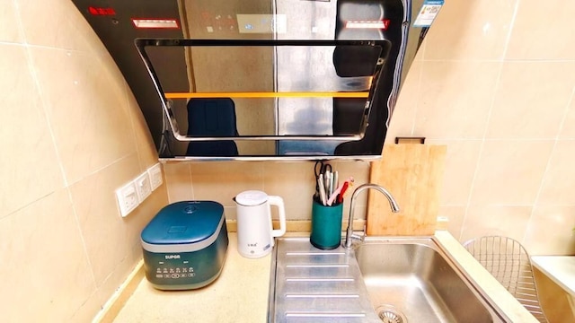 Shanghai Hills & Aromahome Palette with balcony