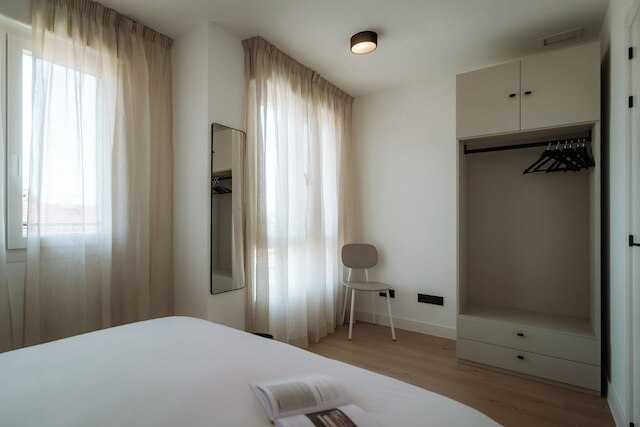 ヴィア モンテ アパートメンツ