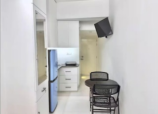 250sqft 4 エコノミー ステイ プール & ジム