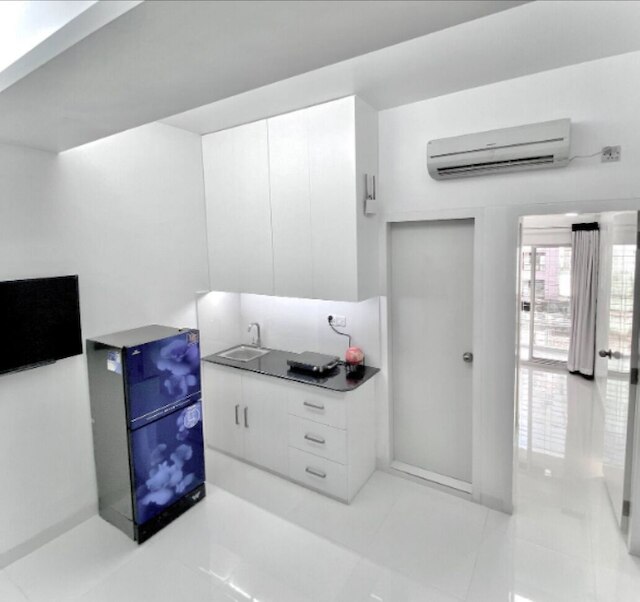 375 sqft 3 コージー スタジオ ウィズ プール & ジム