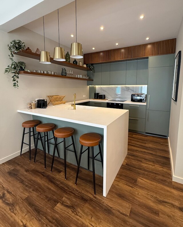 シガシガ ラグジュアリー アクロポリス アパート