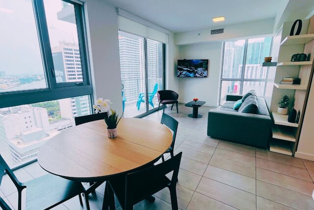 ユア テラス ユア ベイ ユア モーメント プール ジム