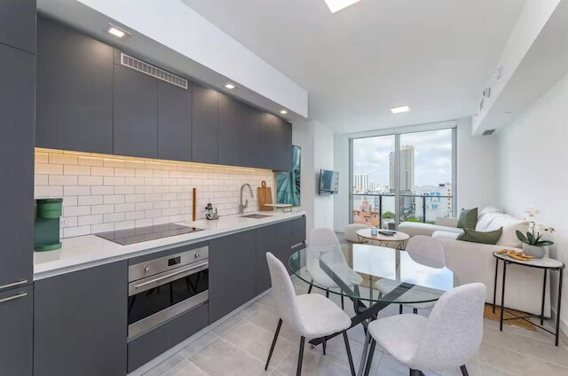 リラックス アバブ マイアミ スカイライン ビューズ ジム プール