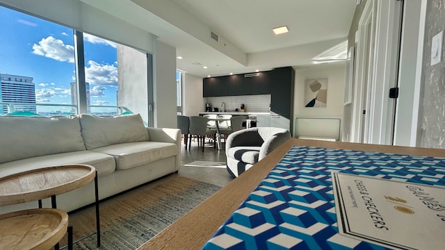 ア ギャラリー イン ザ スカイ レア コーナー ユニット プール ジム