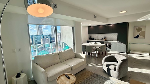 ア ギャラリー イン ザ スカイ レア コーナー ユニット プール ジム