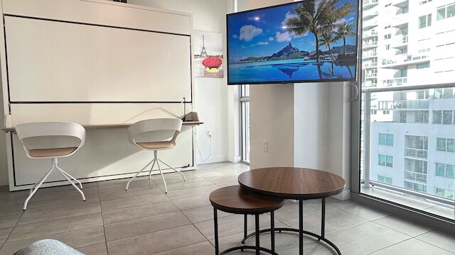 30thフロア スタジオ ジム プール スカイ ラウンジ