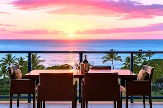 ホヌア カイ ホクラニ コレクション by KBM - 同じ階の 2 ユニット (529/537)