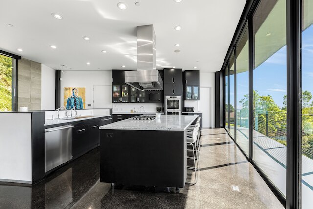 グラス マンション - シック グラス ヴィラ イン LA ヒルズ ウィズ ビューズ、スタイル & セレニティ