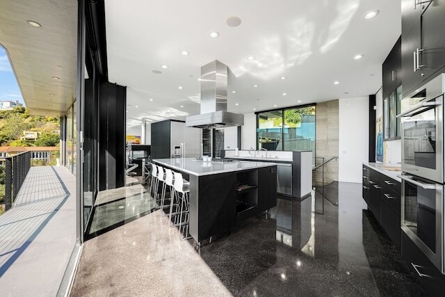 グラス マンション - シック グラス ヴィラ イン LA ヒルズ ウィズ ビューズ、スタイル & セレニティ