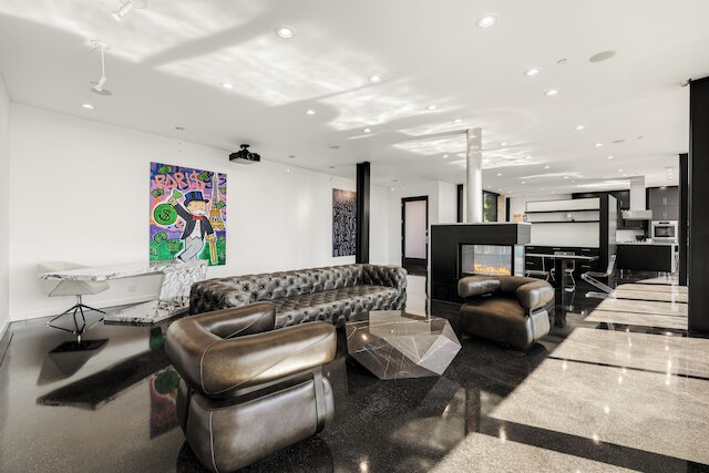 グラス マンション - シック グラス ヴィラ イン LA ヒルズ ウィズ ビューズ、スタイル & セレニティ