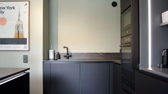 スイート ウィズ サウナ & ジャグジー in カンッピ