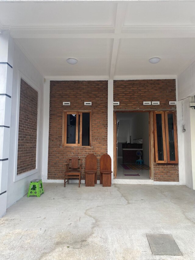 プラウィロタマン ホームステイ シャリア