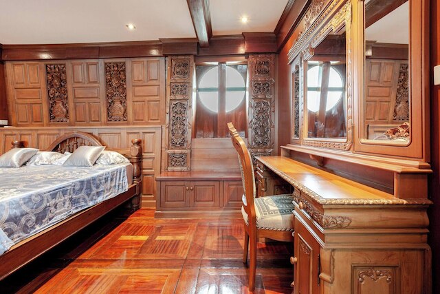 ラグジュアリー アイコニック ロイヤル ボート プール ヴィラ ノース パタヤ