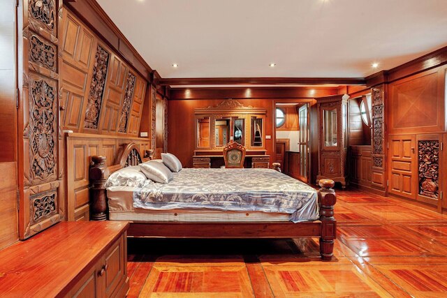 ラグジュアリー アイコニック ロイヤル ボート プール ヴィラ ノース パタヤ