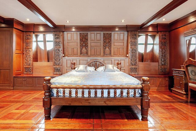 ラグジュアリー アイコニック ロイヤル ボート プール ヴィラ ノース パタヤ