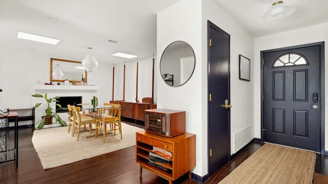 アップステイ コンテンポラリー 4 ベッドルーム ファミリー ホーム ウィズ ガーデン