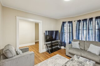 コージー アッパー フラット ミニッツ フロム ナイアガラ フォールズ 3 ベッドルーム アパートメント