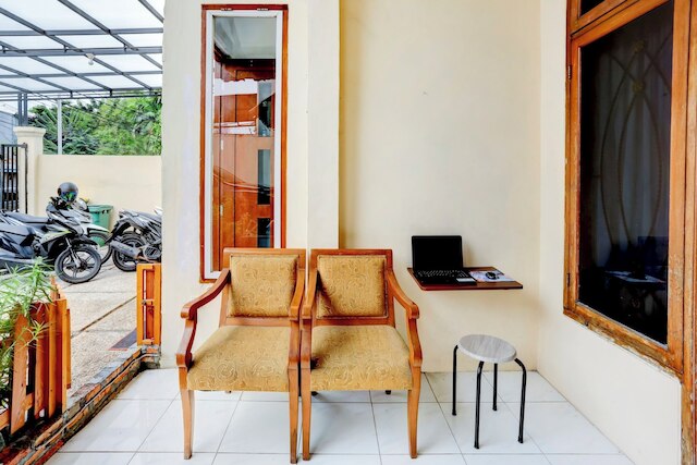 OYO 4009 ジャブシモ シャリア ニア ルマ サキット ミトラ クルアルガ ケマヨラン