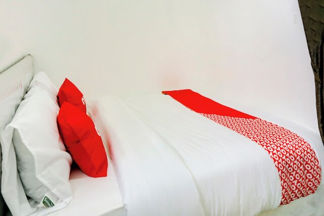 OYO 4009 ジャブシモ シャリア ニア ルマ サキット ミトラ クルアルガ ケマヨラン