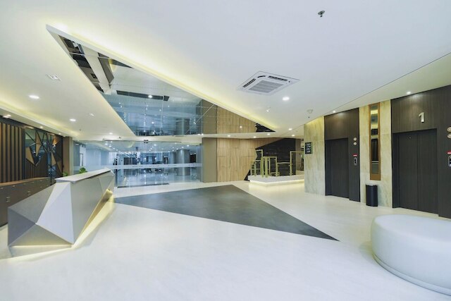 グランド ウィズ ホテル プラクシス スラバヤ