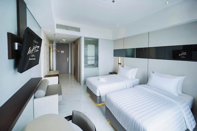 グランド ウィズ ホテル プラクシス スラバヤ