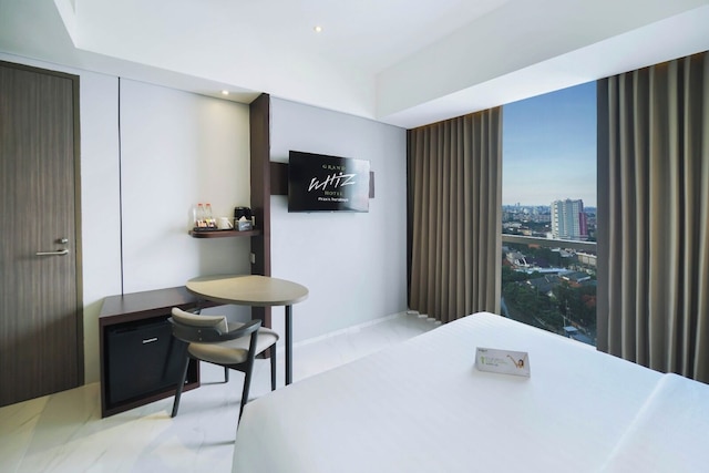 グランド ウィズ ホテル プラクシス スラバヤ