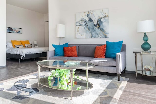 ニュー & モダン ラグジュアリー シティ エスケープ