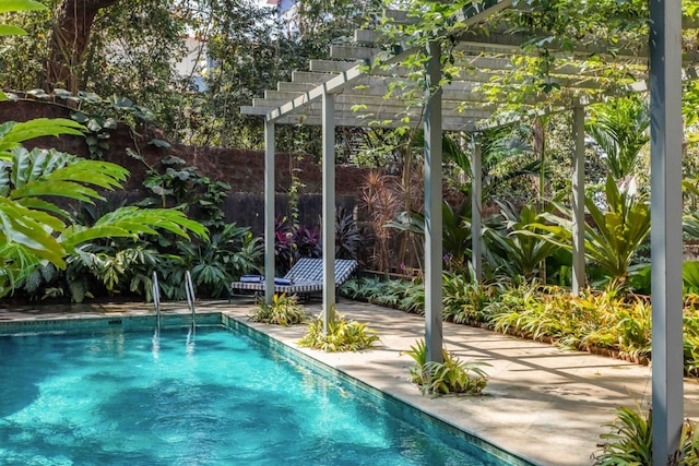 チャーミング 2ベッドルーム ウィズ プール ニア カンドリム