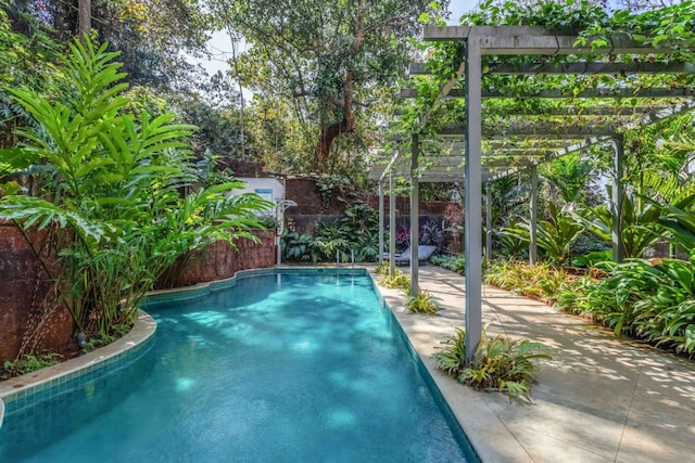 チャーミング 2ベッドルーム ウィズ プール ニア カンドリム