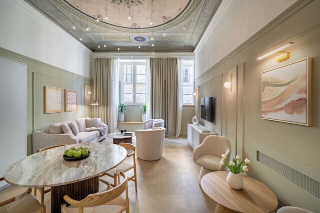 デサービ ラグジュアリー アパートメンツ