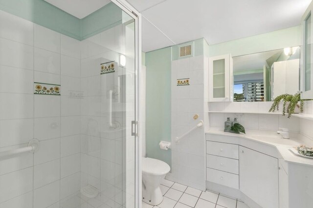 アンバサダー ビーチフロント アパートメンツ