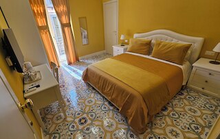 ゲストハウス アドリー イン ナポリ