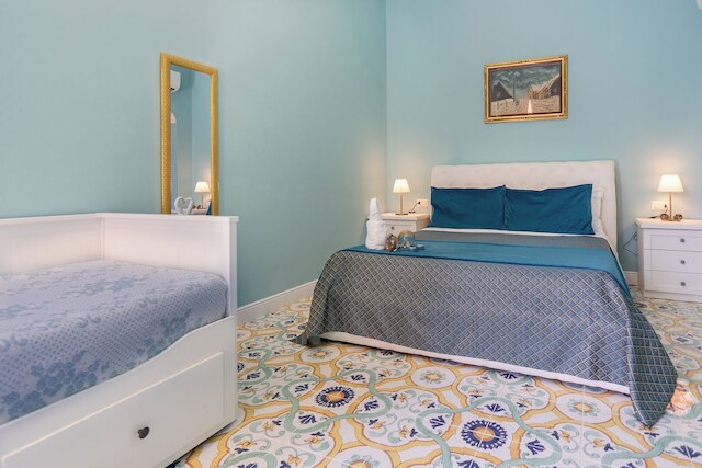 ゲストハウス アドリー イン ナポリ