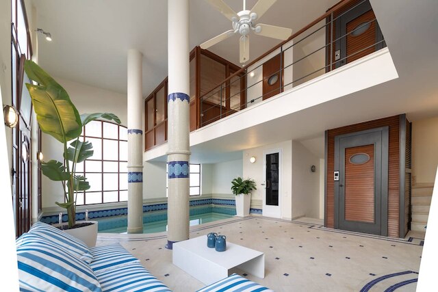 マ メゾン ダウンタウン ヴィラ N 8 インドア ヒーテッド プール