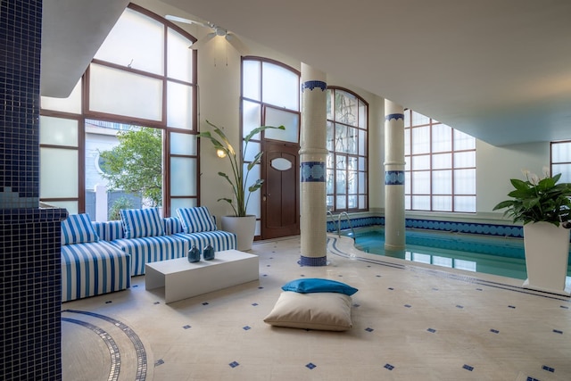 マ メゾン ダウンタウン ヴィラ N 8 インドア ヒーテッド プール