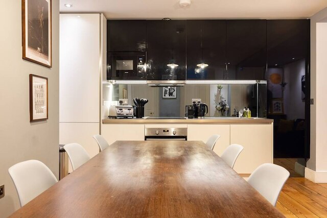 スペーシャス 4 ベッド アパートメント オポジット ブリティッシュ ミュージアム