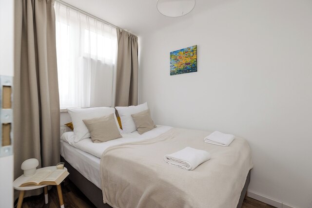 ショートステイポーランド プシェホドニア B178