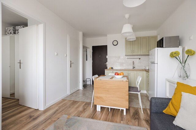 ショートステイポーランド プシェホドニア B178